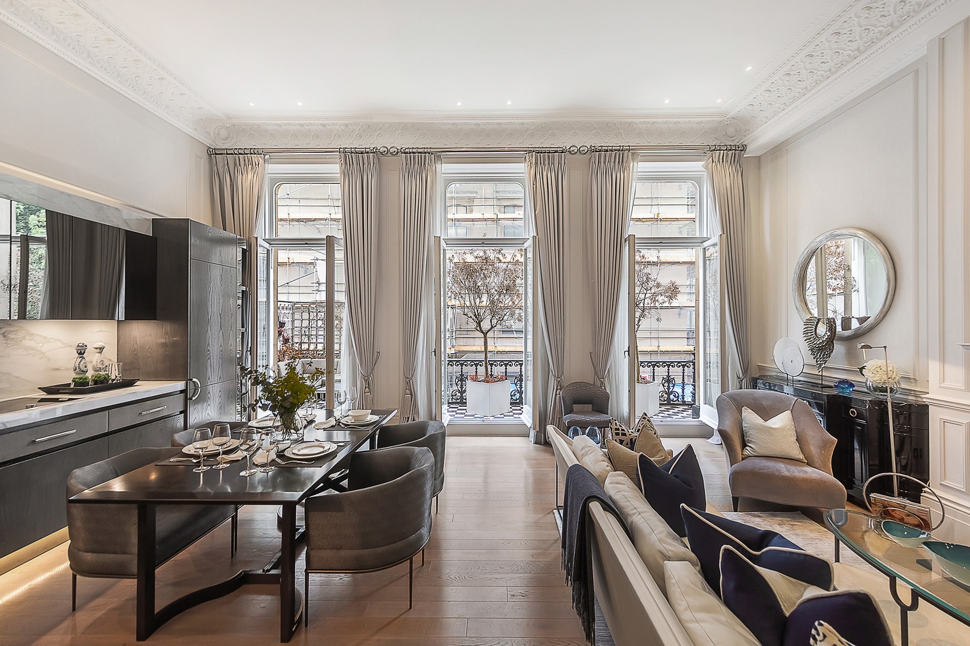 0a3bd8e8-7804-4cf3-9047-bdc0316fabeb-2000