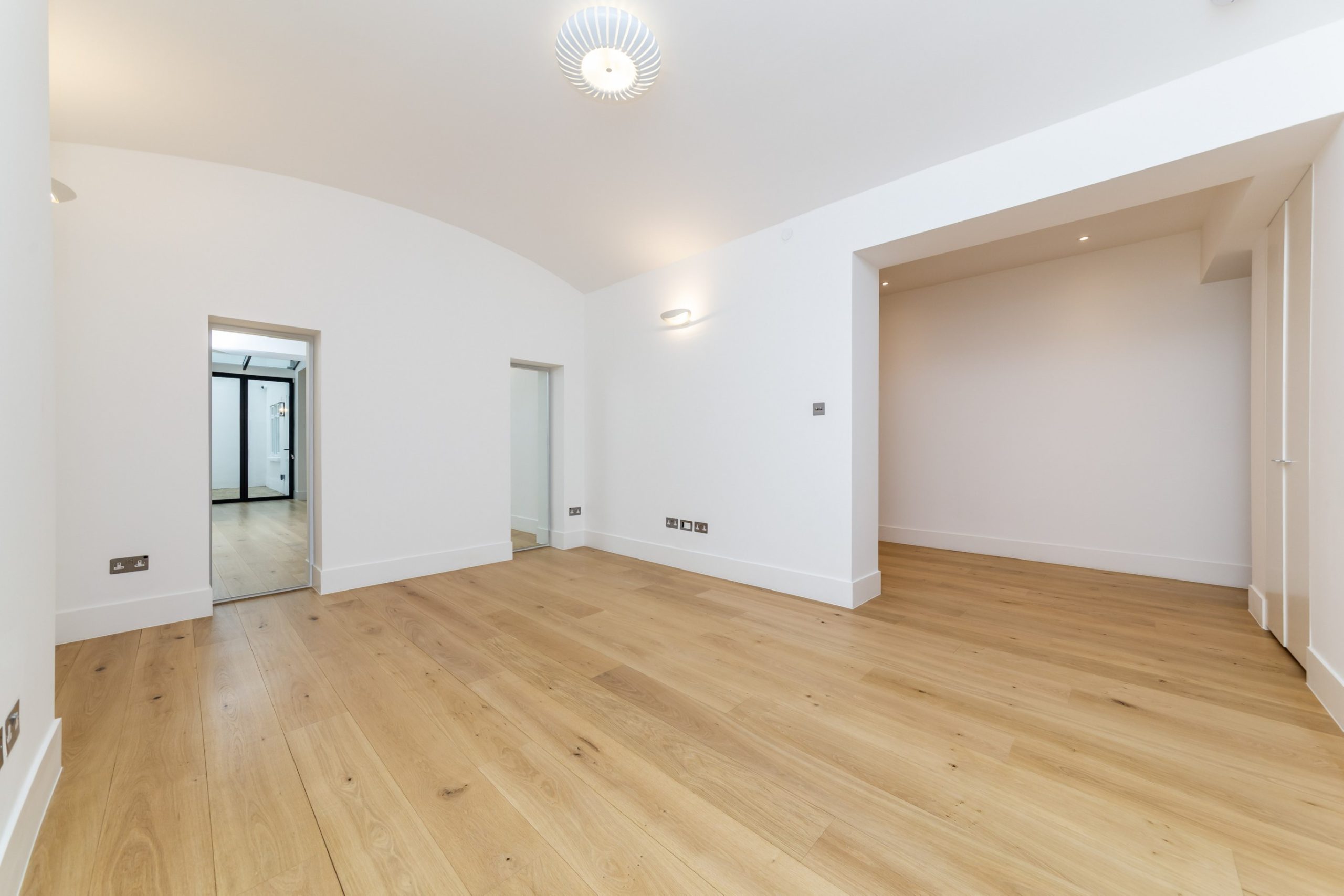 1-Basement Flat, 40 Ennismore Gardens, South Kensington, London, SW7 1AQ - 01