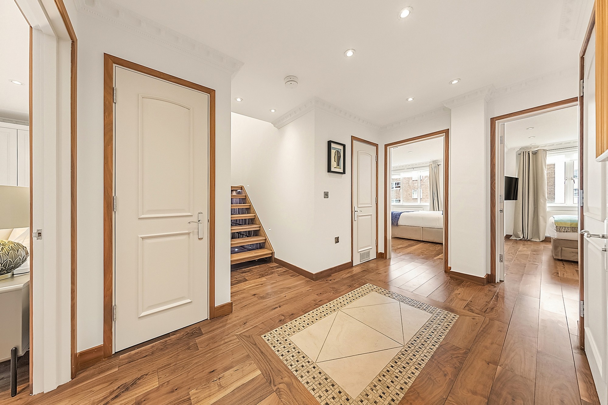 2a29372e-2597-4b21-adbc-634b43980fec-2000