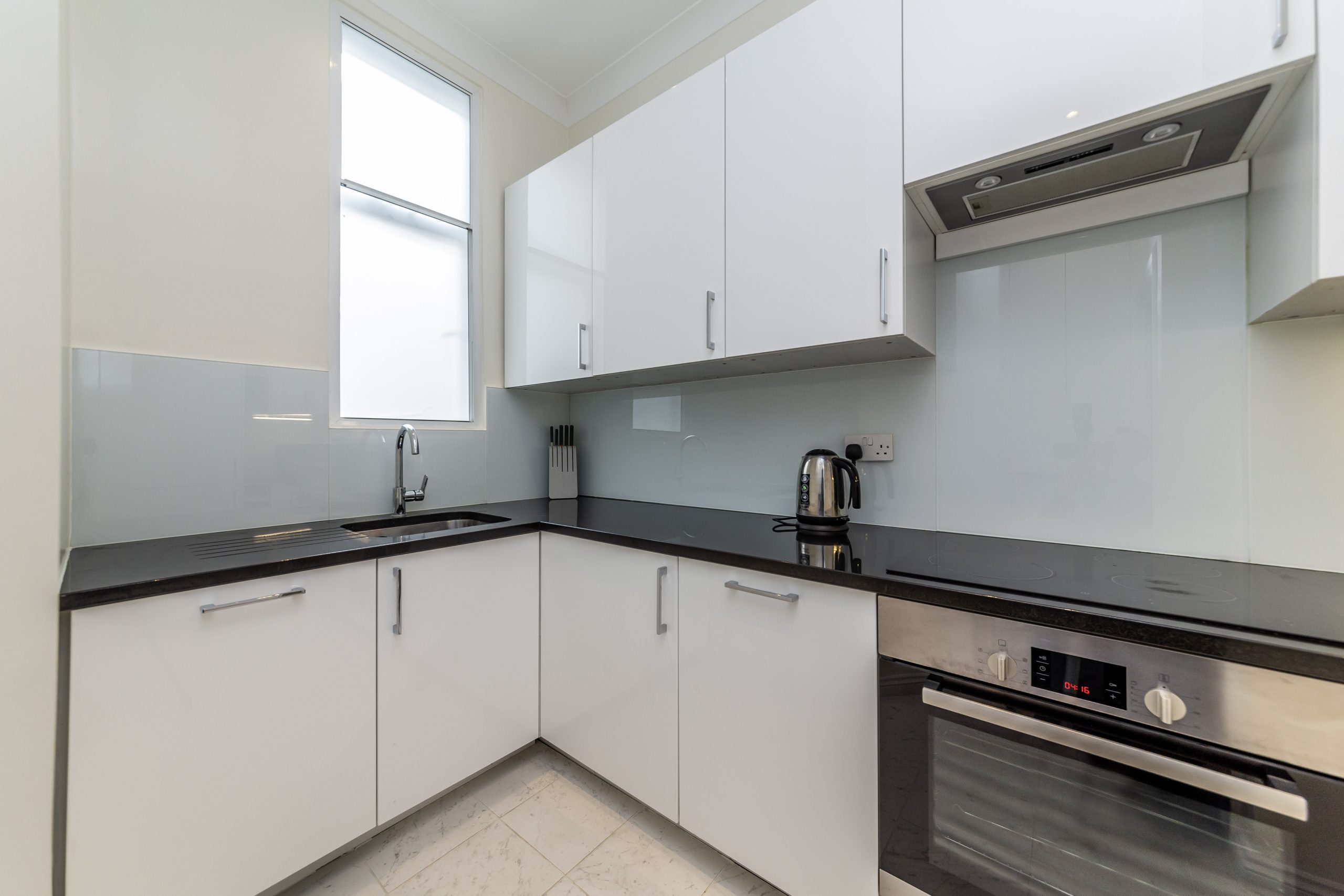 3-Flat 6, 58 Cadogan Square, London, SW1X 0JW--3