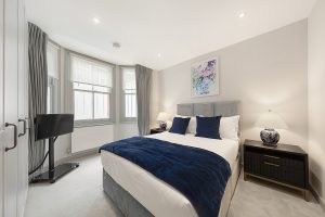 8c77584e-5c95-4497-8cc6-03fcafb7e30b-2000