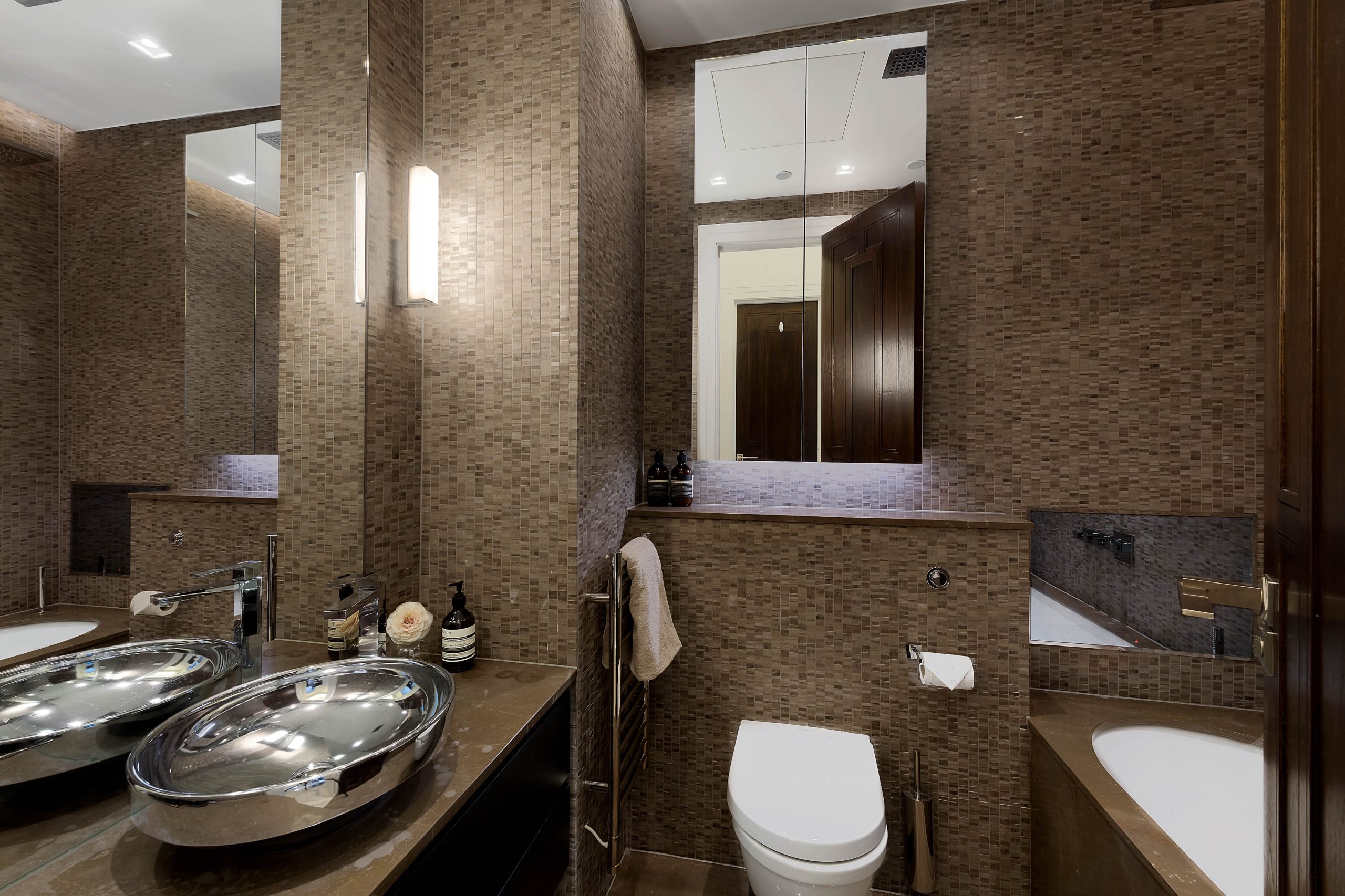 AWinship-3745-03-High