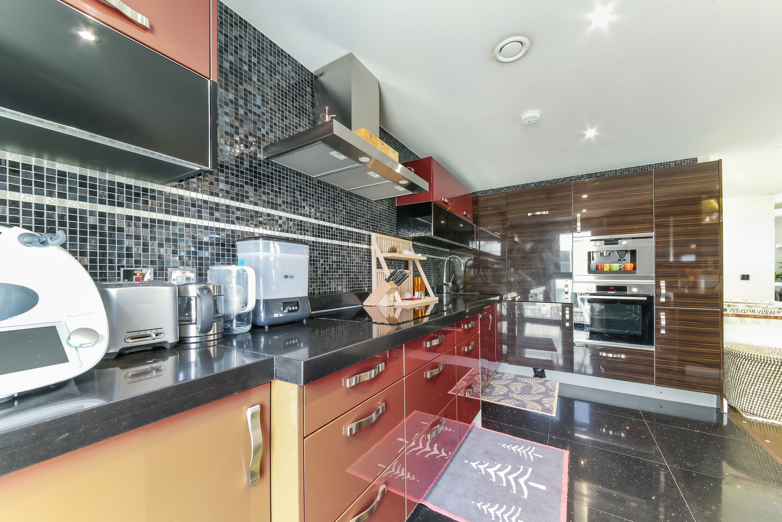 VICENTIA COURT, 74- (6)