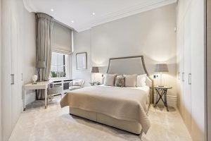 Flat 12, 56 Pont Street (12)