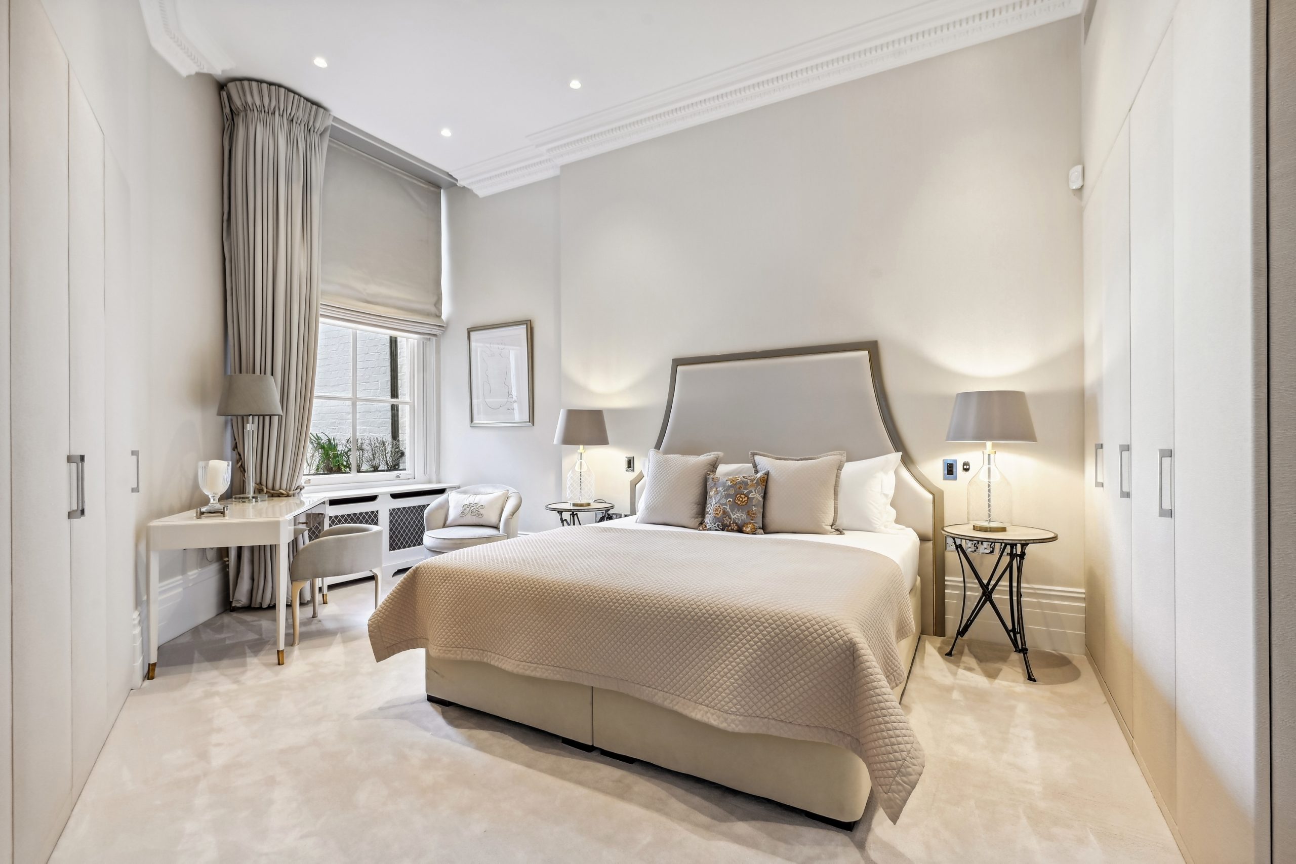 Flat 12, 56 Pont Street (12)