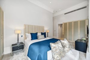 Flat 12, 56 Pont Street (14)