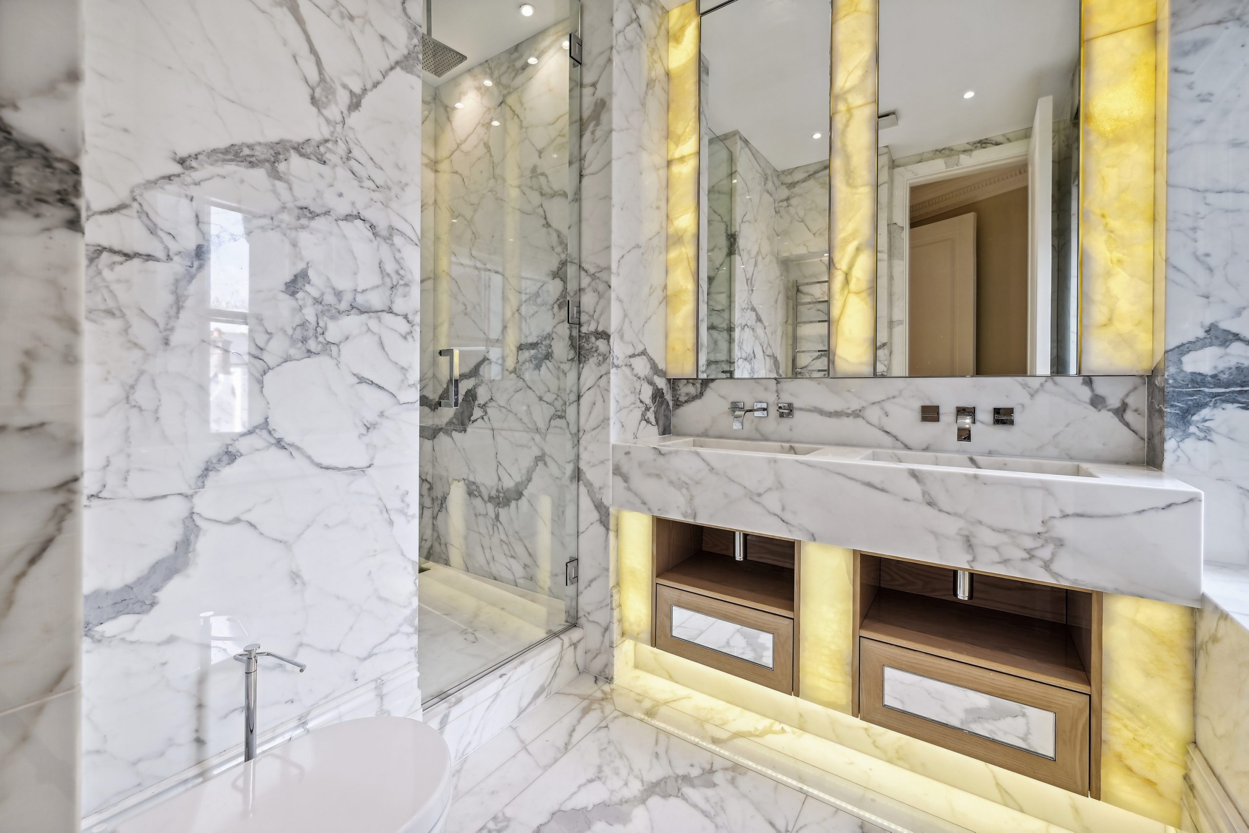 Flat 12, 56 Pont Street (9)