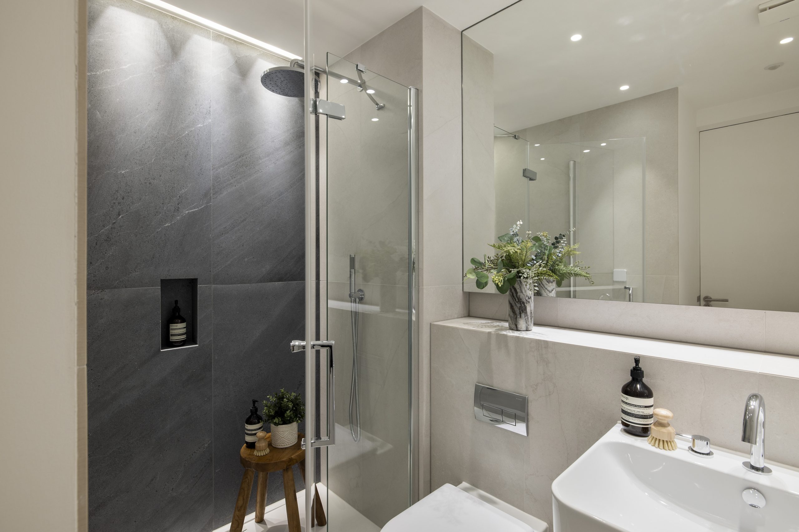 Knight Frank - 3 Hippodrome Place - 14_Hi