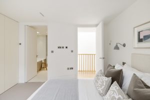 Knight Frank - 3 Hippodrome Place - 2_Hi