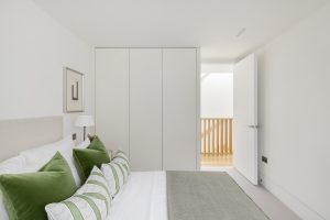 Knight Frank - 3 Hippodrome Place - 5_Hi