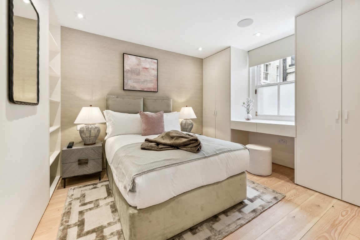 South Audley Street (15) (Medium)