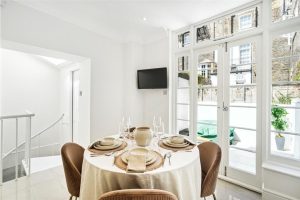 111863_CLV201789_L_IMG_02_0000