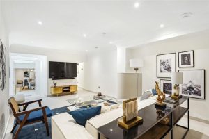 111863_CLV201789_L_IMG_04_0000