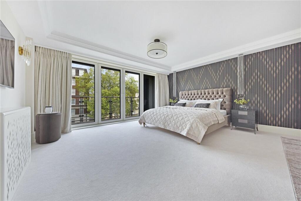 48606_MYL230090_L_IMG_02_0000