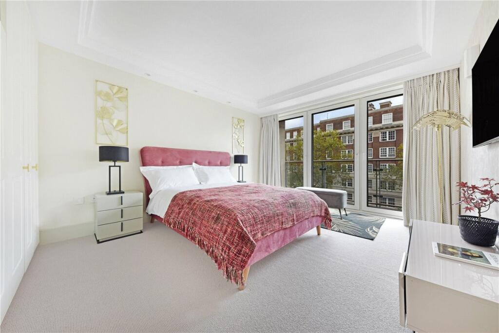 48606_MYL230090_L_IMG_09_0000