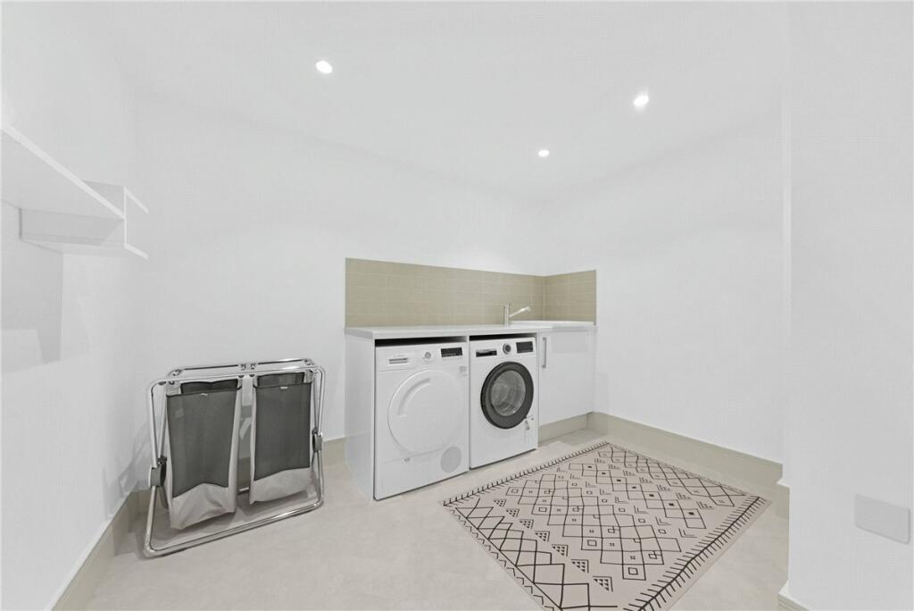 48606_MYL230090_L_IMG_23_0000