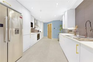 48606_MYL230090_L_IMG_24_0000