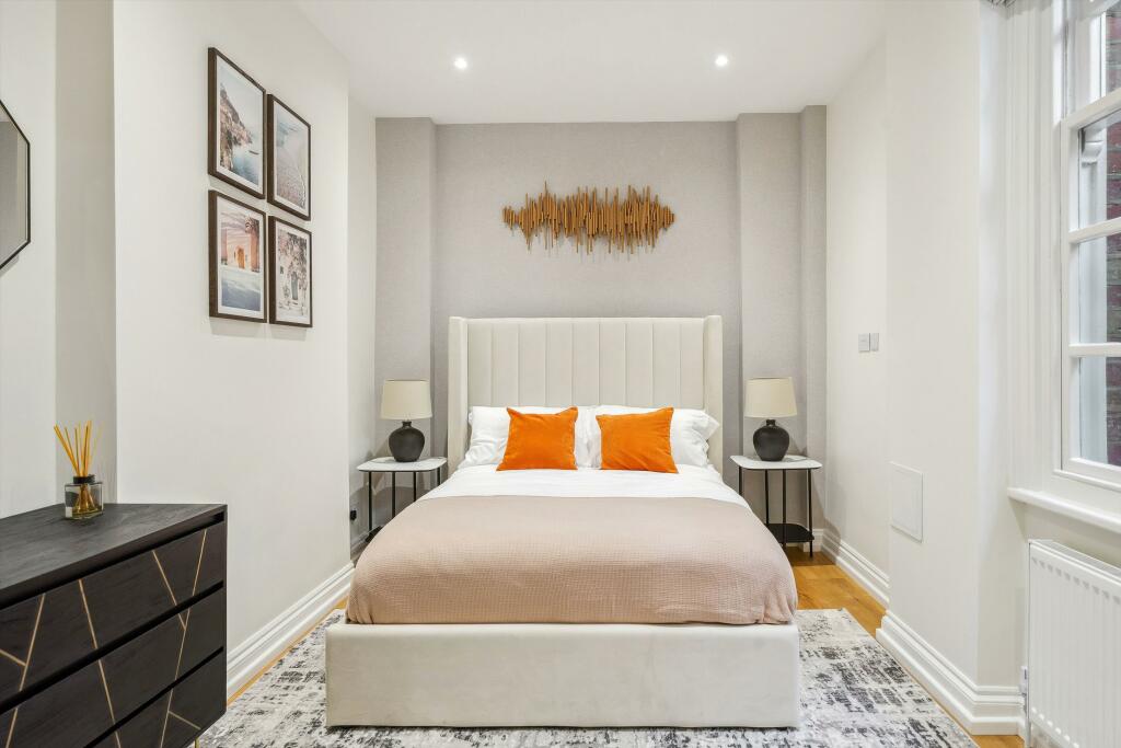 52347_BEQ012346264_IMG_02_0000