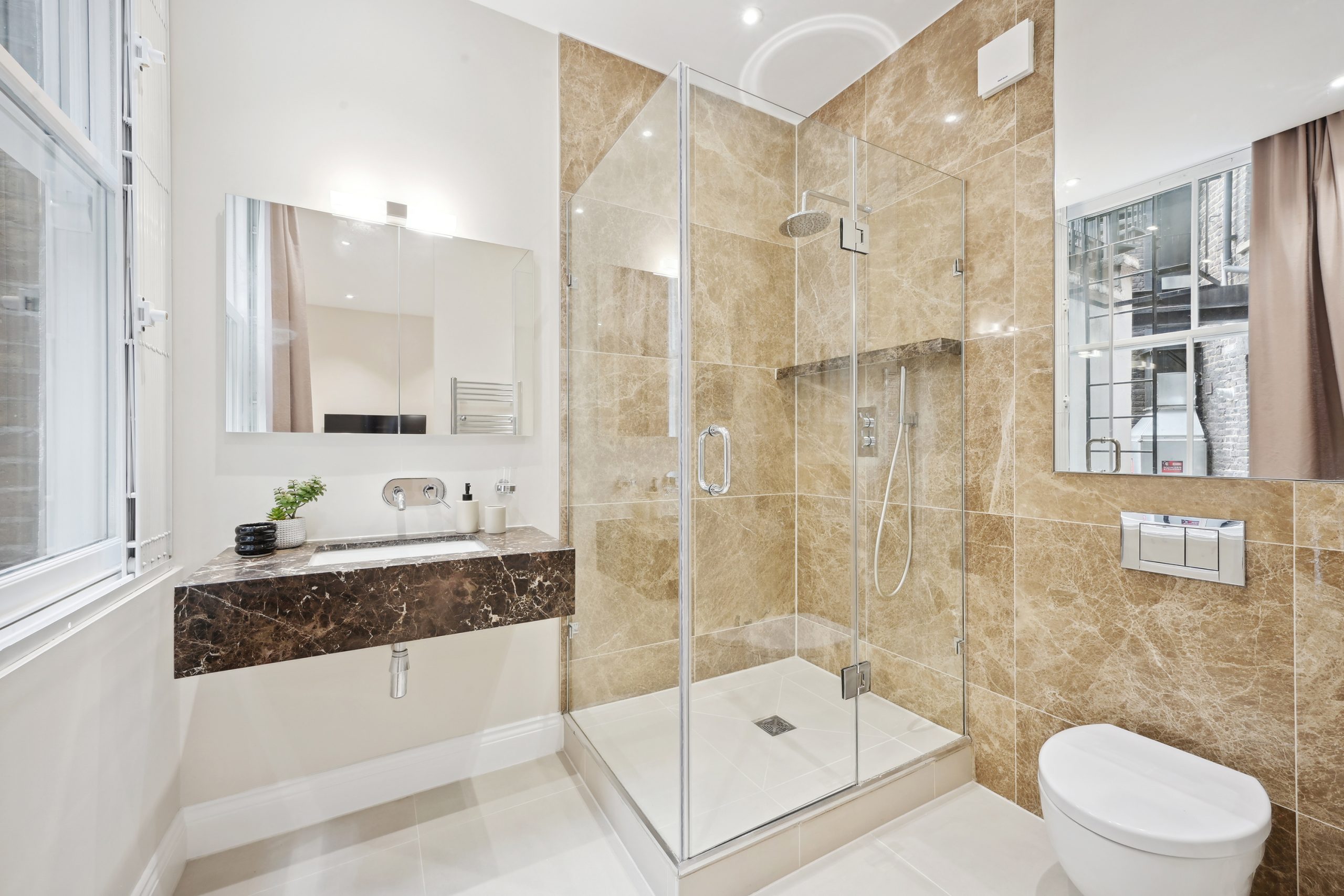 Flt 2, 18 Maddox St (10)