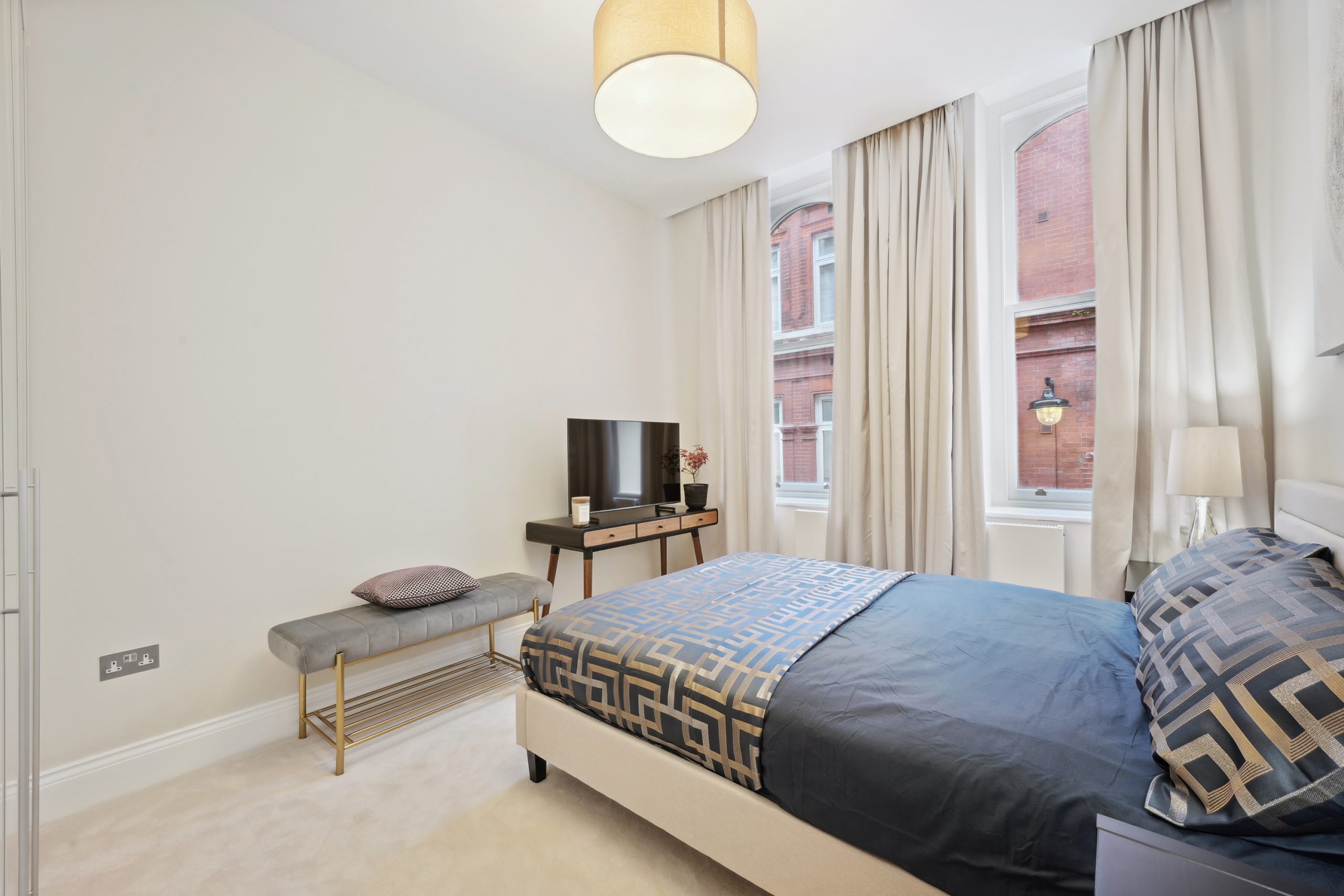 Flt 2, 18 Maddox St (6)