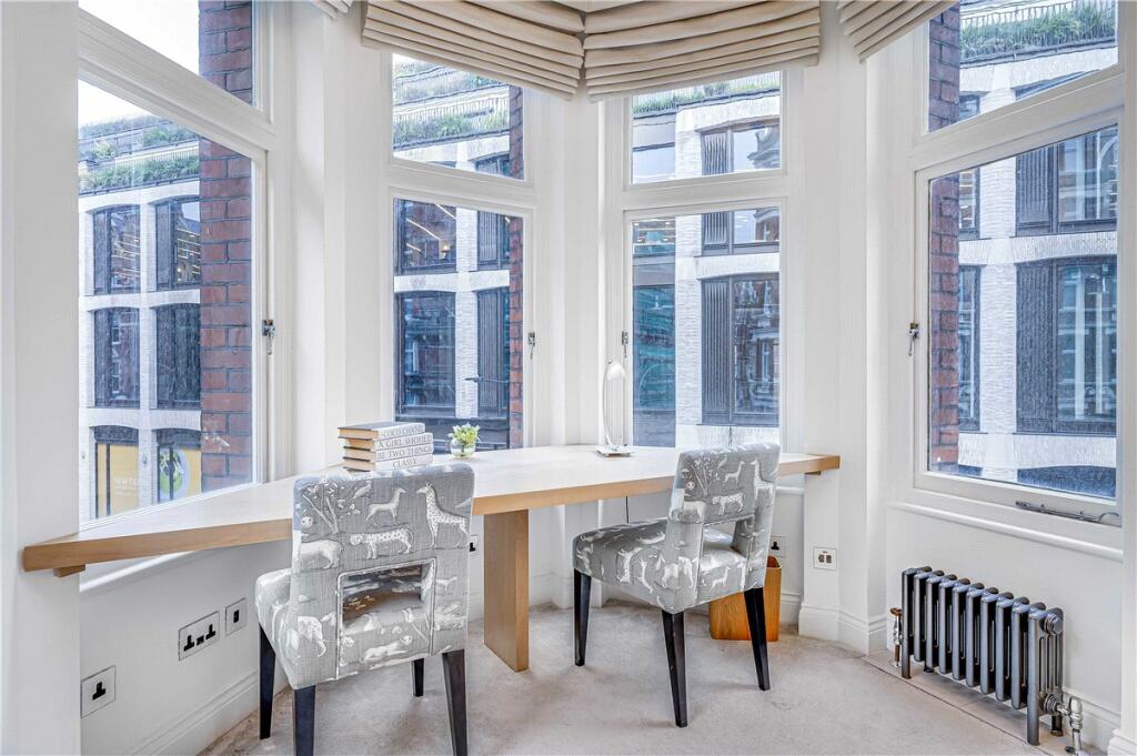 48573_HOP230111_L_IMG_18_0000