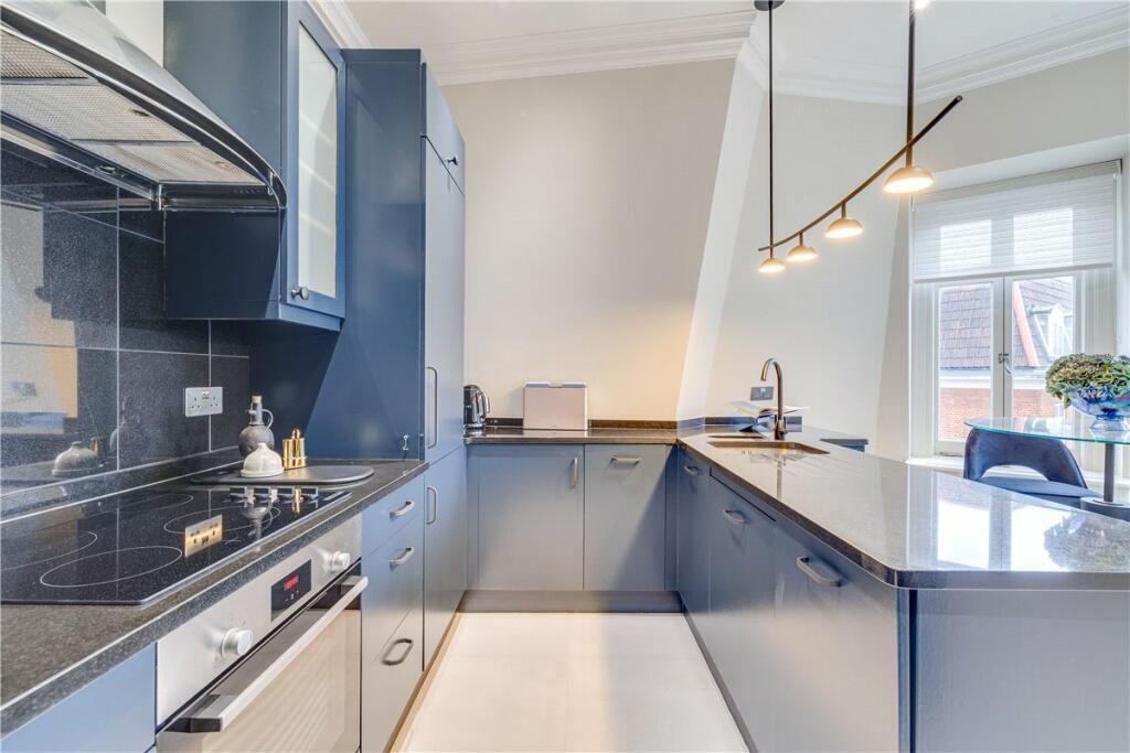 48573_HOP230117_L_IMG_02_0000