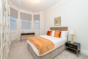 48612_MLE230033_L_IMG_04_0000