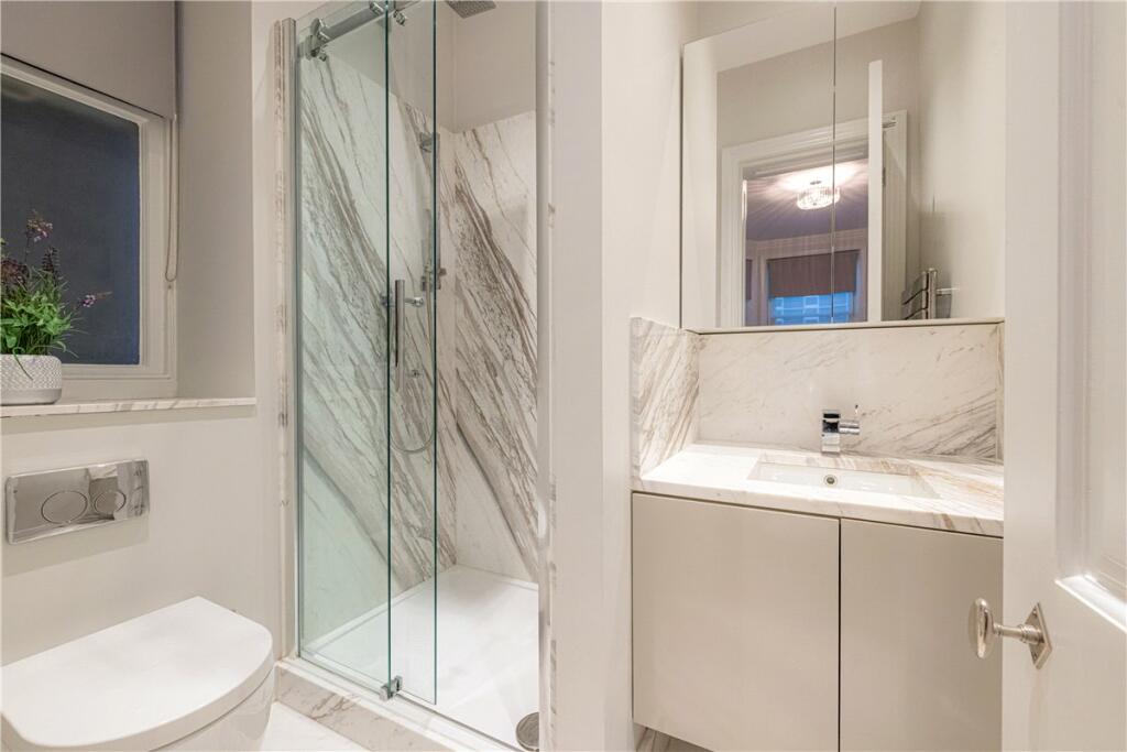 48612_MLE230033_L_IMG_05_0000