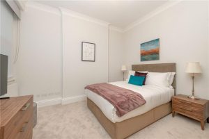 48612_MLE230033_L_IMG_06_0000