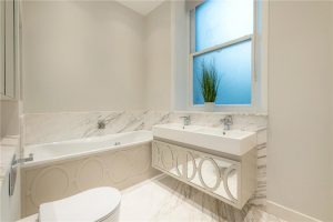 48612_MLE230033_L_IMG_07_0000