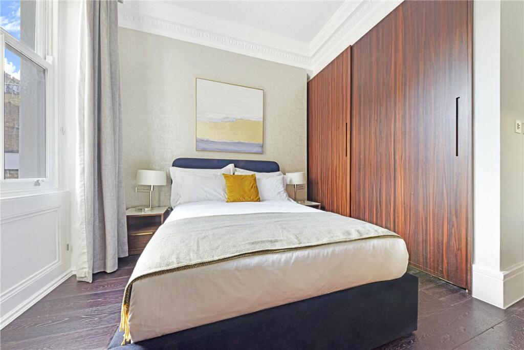 48618_KNI230085_L_IMG_02_0000