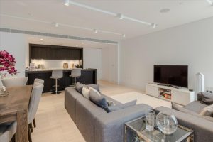 63083_MRQ012334286_IMG_01_0000