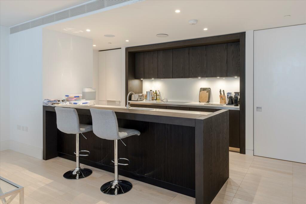 63083_MRQ012334286_IMG_02_0000