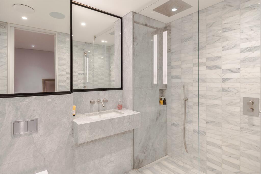 63083_MRQ012334286_IMG_04_0000