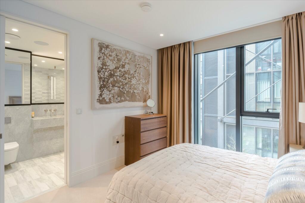 63083_MRQ012334286_IMG_06_0000