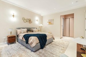 PHOTO ONE 50637_HPQ012349850_IMG_03_0000