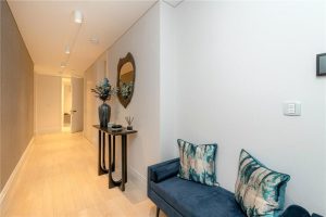 48612_MLE230098_L_IMG_02_0000