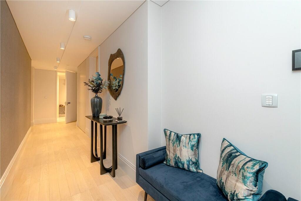 48612_MLE230098_L_IMG_02_0000