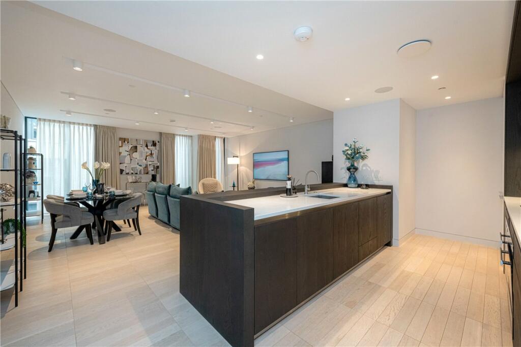 48612_MLE230098_L_IMG_14_0000