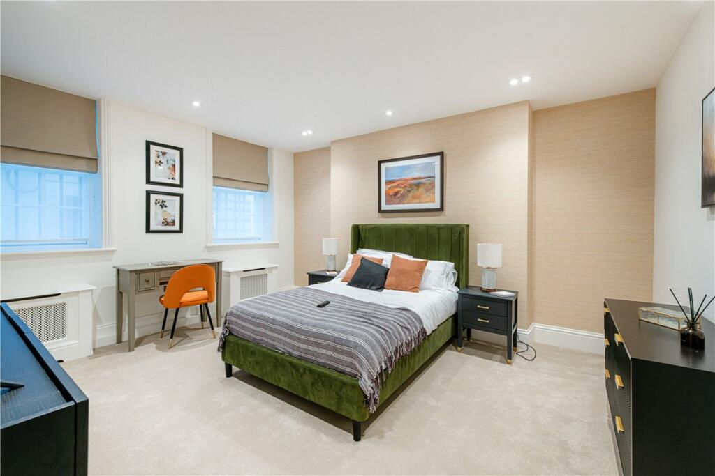 48612_MLE240010_L_IMG_09_0000