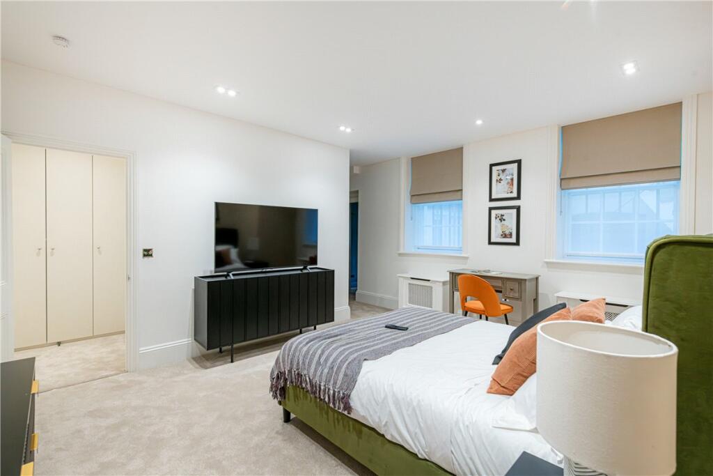 48612_MLE240010_L_IMG_15_0000