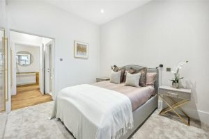 49608_MFL230118_L_IMG_05_0000