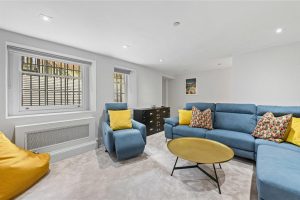 255503_SRL240010_L_IMG_03_0000