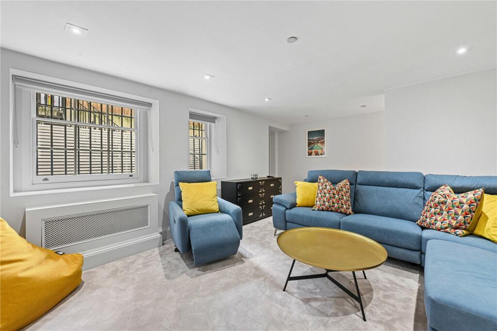 255503_SRL240010_L_IMG_03_0000