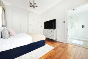 48606_MYL240015_L_IMG_16_0000