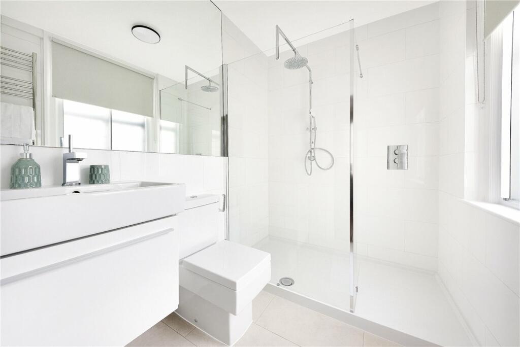 48606_MYL240015_L_IMG_18_0000