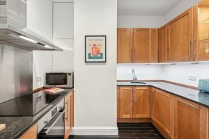 63083_MRQ012486879_IMG_06_0000