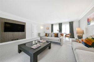 49015_KEL240014_L_IMG_00_0000