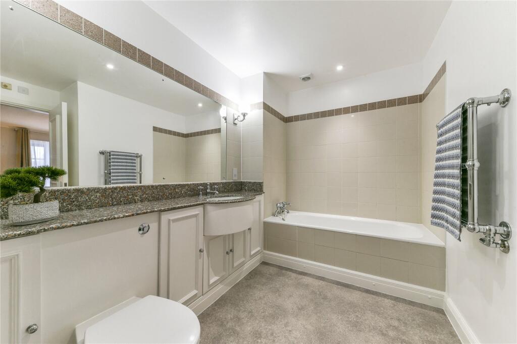 49015_KEL240014_L_IMG_04_0000