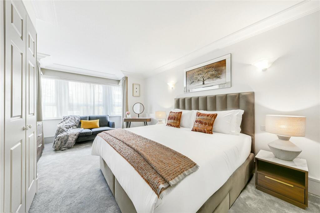 49015_KEL240015_L_IMG_04_0000